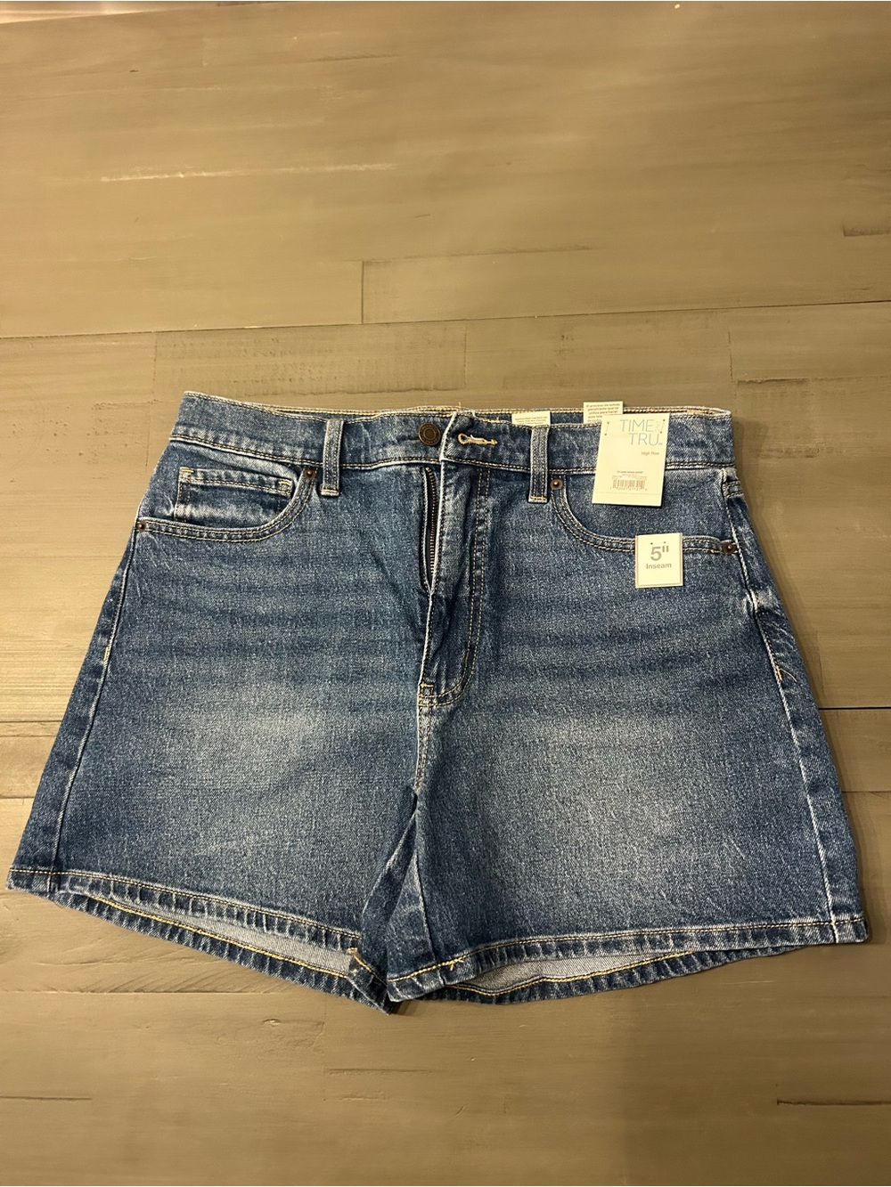 Time and Tru High-Rise 5" Denim Shorts in Medium Blue Wash